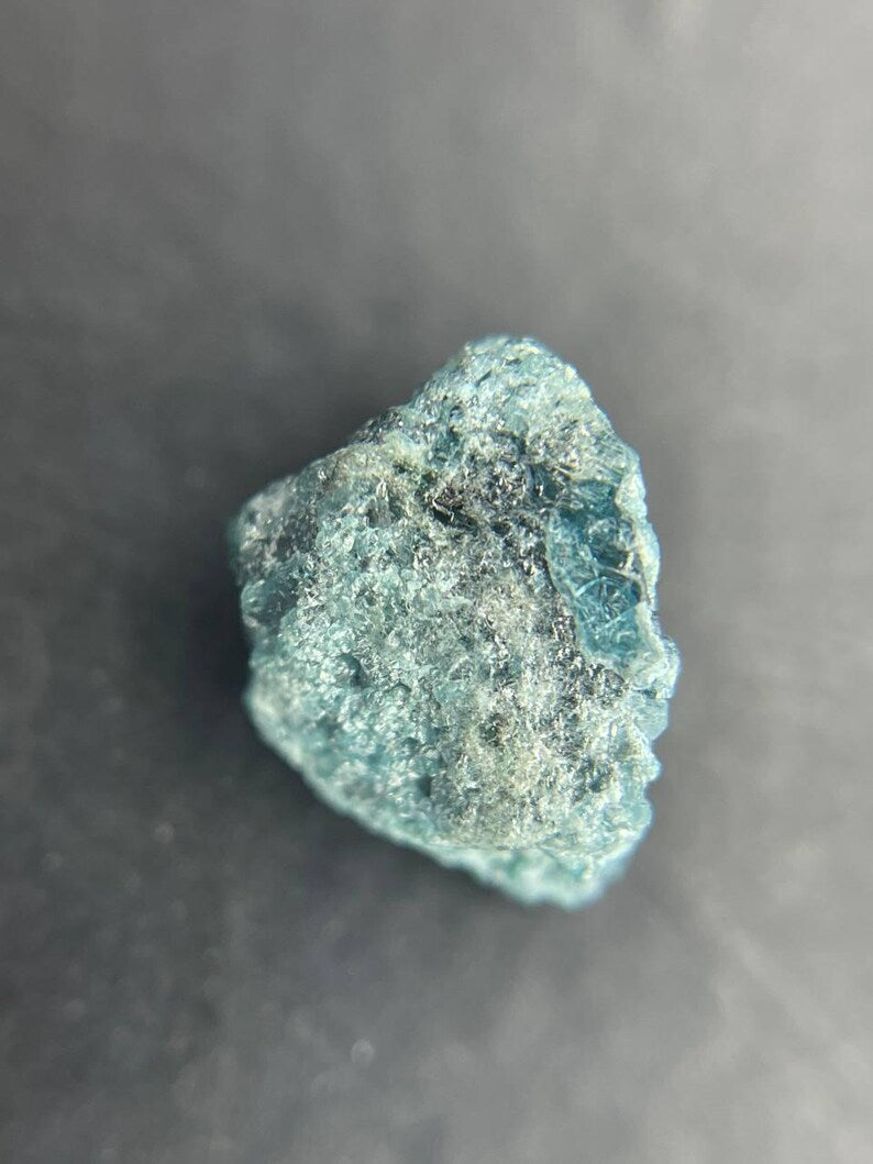 2.67Ct Rough Blue Diamond Brings Natural Charm to Bridal Creations.