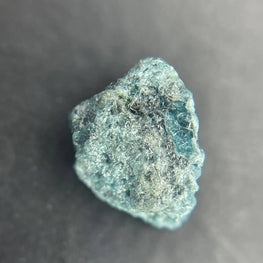 2.67Ct Rough Blue Diamond Brings Natural Charm to Bridal Creations.
