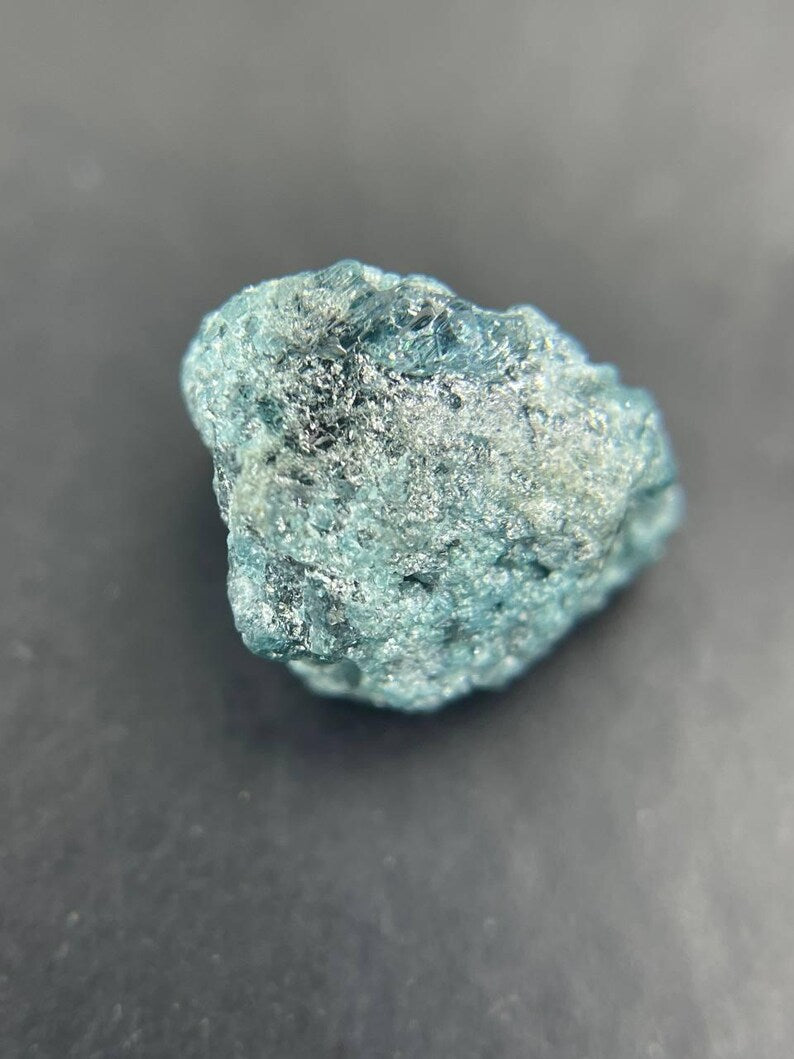 2.67Ct Rough Blue Diamond Brings Natural Charm to Bridal Creations.