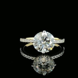 Round Cut Moissanite Delicate Ring