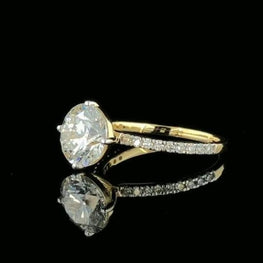 Round Cut Moissanite Delicate Ring