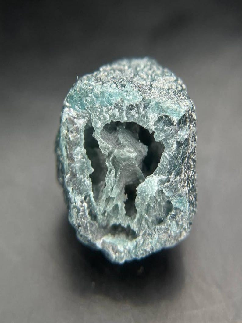 4.67 CT Natural Blue Rough Diamond Unique Earth-Mined Luxury Gem for Jewelry