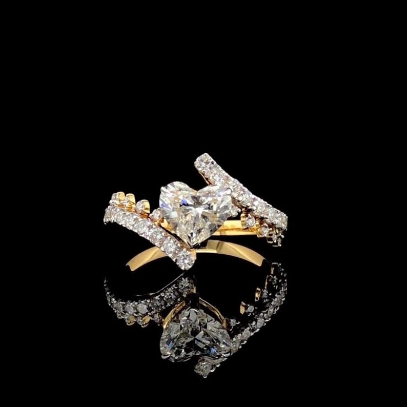 Romantic Heart & Round Cut Moissanite Unique Wedding Ring