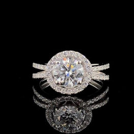 Romantic Elegant Round Cut Moissanite Wedding Ring