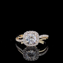 Round Cut Halo Elegant Sparkle Engagement Ring