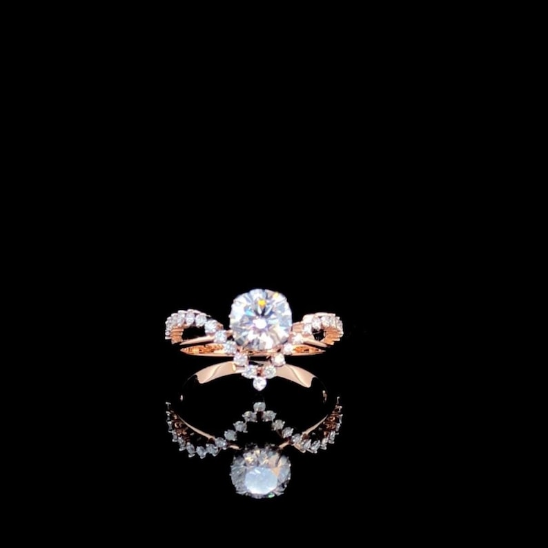 Moissanite Round Cut Engagement Band Ring