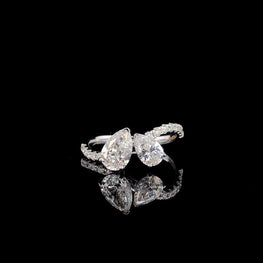 Pear & Round Cut Unique Toi et Moi Ring