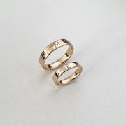 Heart-shaped diamond couple ring set, romantic and luxurious jewelry choice.
