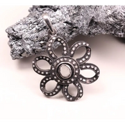 Antique Vintage Floral Pendant – Handmade Black Stone Victorian Necklace, 1990s Boho Gothic Jewelry, Unique Old Style Gift