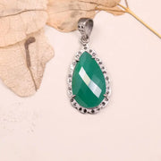 Victorian Style Green Pear Cut Emerald Pendant – Silver Teardrop Vintage Necklace with Black Diamond Accent, Unique Jewelry for Her