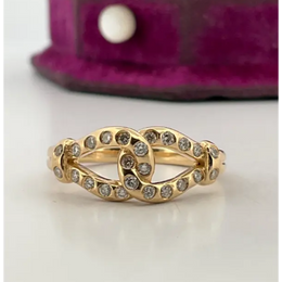 Classic lab grown diamond solitaire ring with round brilliant cut stone in gold band
