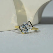vintage wedding ring sets featuring unique vintage engagement rings and antique romantic jewelry details.