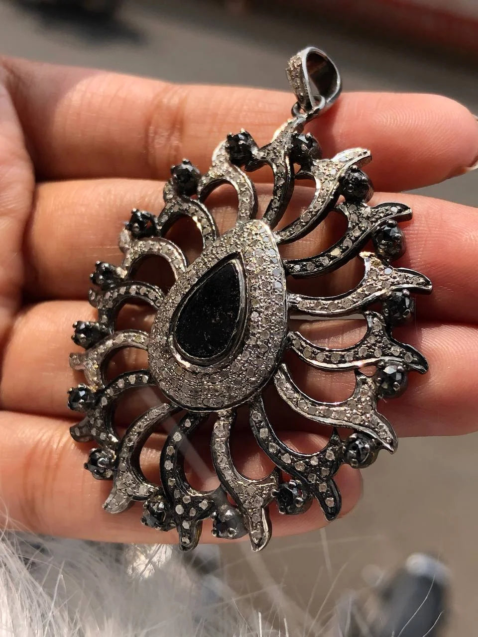 Traditional Style Art Deco Pendant