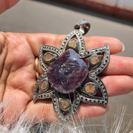 Vintage Style Delicate Silver Pendant