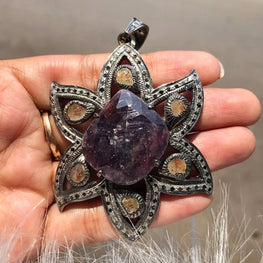 Vintage Style Delicate Silver Pendant