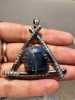 Vintage Style Gemstone Pendant