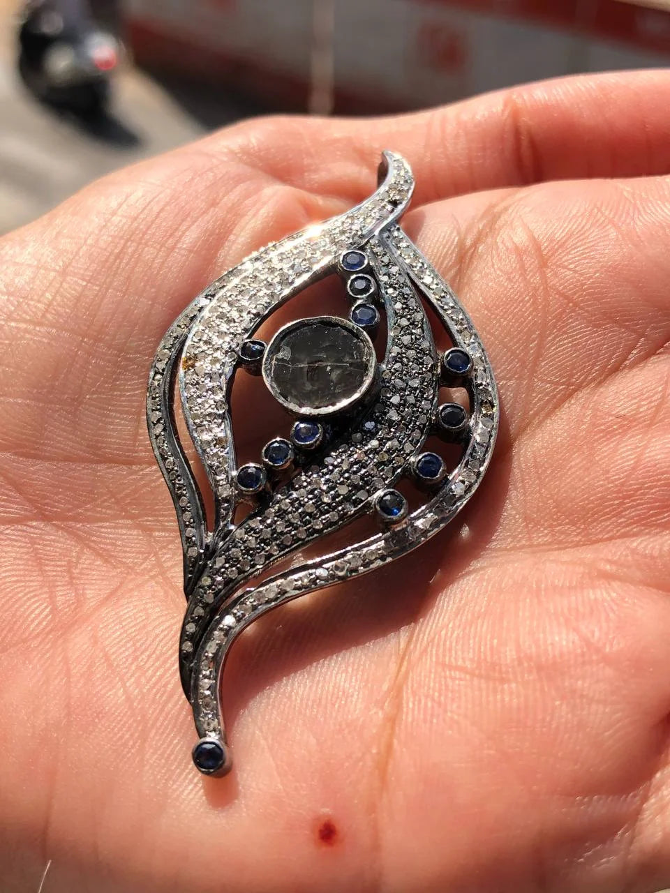 Antique Shape Delicate Pendant