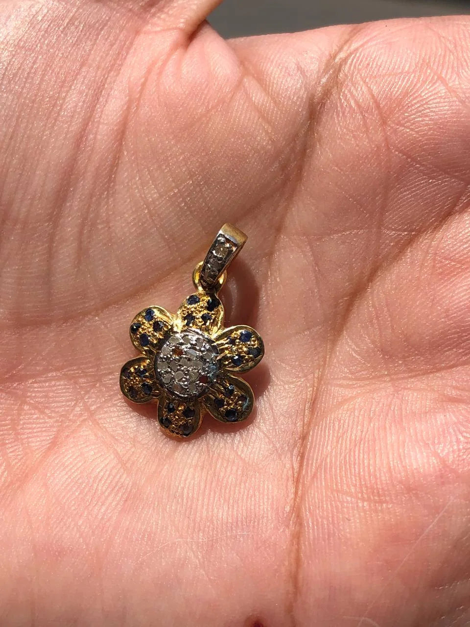 Delicated Floral Silver Pendant