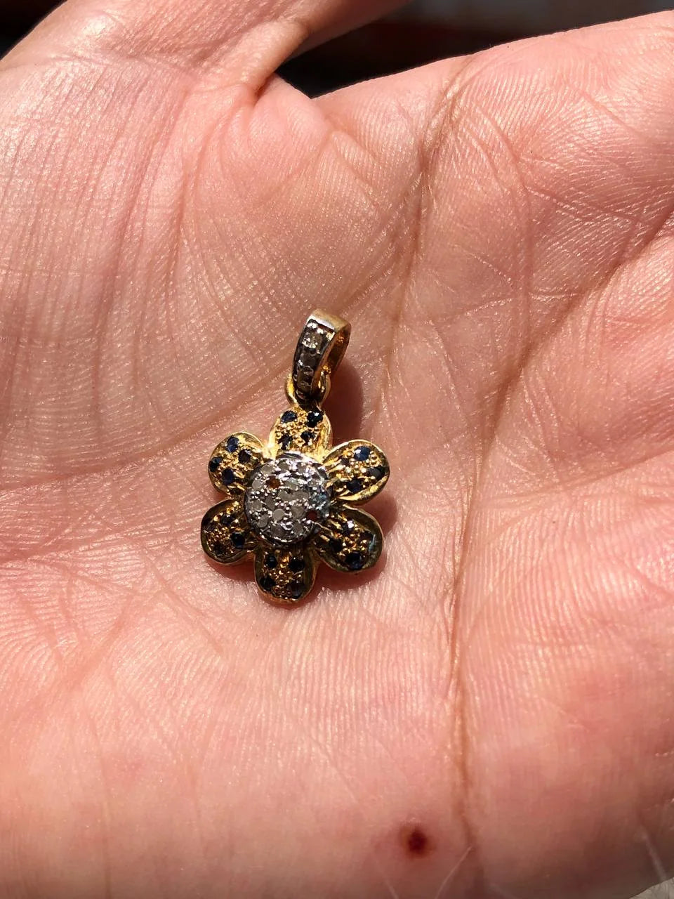 Delicated Floral Silver Pendant