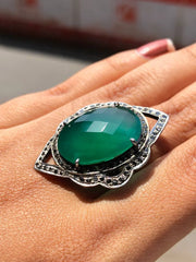 Emerald Green Oval Cut Boho Ring